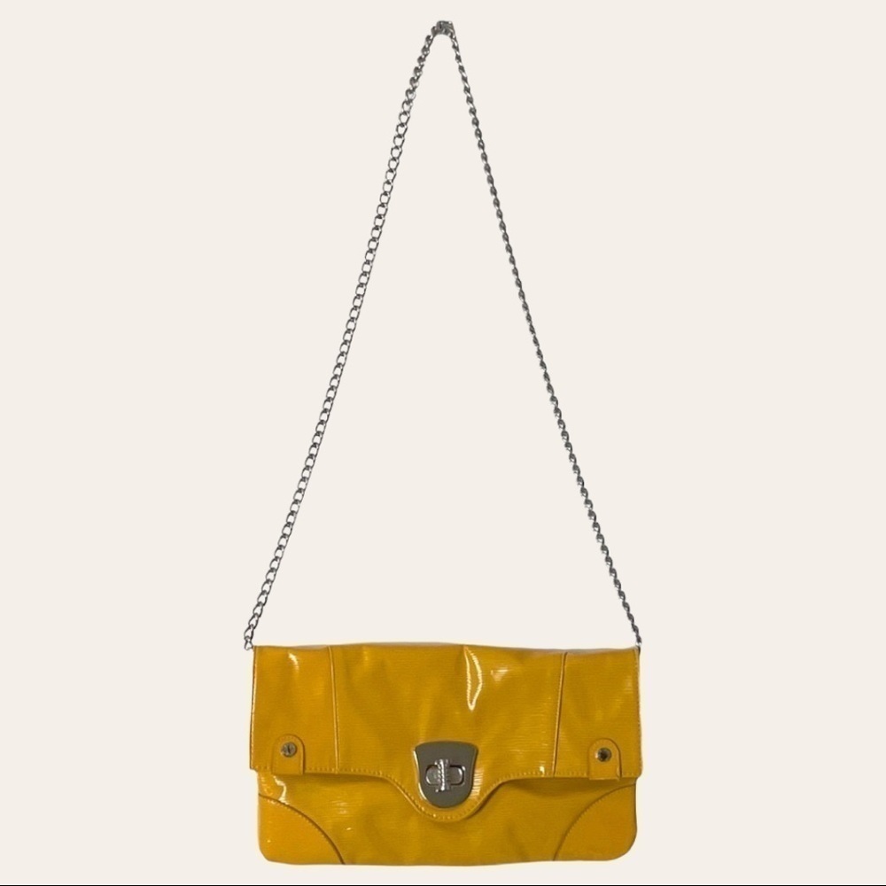 Steve Madden Glossy Patent Mustard Yellow Chain Link Crossbody Bag - Picture 1 of 11